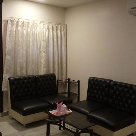 Ingraj Bazar Continental Lodge מראה חיצוני תמונה